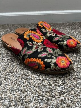 Indigo Black Embroidered Floral Slip-On Mules